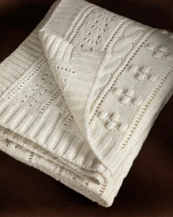 Bauble Wool Throw 10 Bauble Wool Throw -Bloomingville Shop 20230412 SS Bedding 020 T