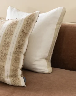 Norton Pillow Cover 10 Norton Pillow Cover -Bloomingville Shop 20231110 SS Furniture Pillow 008 T bd5f6855 01bf 4f31 bc35 437ba7a7499a