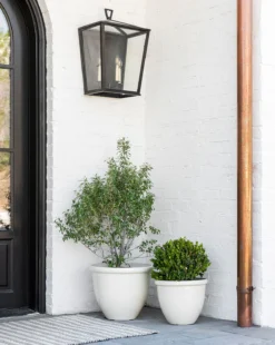 Glossy Cream Garden Pots (Set Of 3) -Bloomingville Shop catalogue2020 101